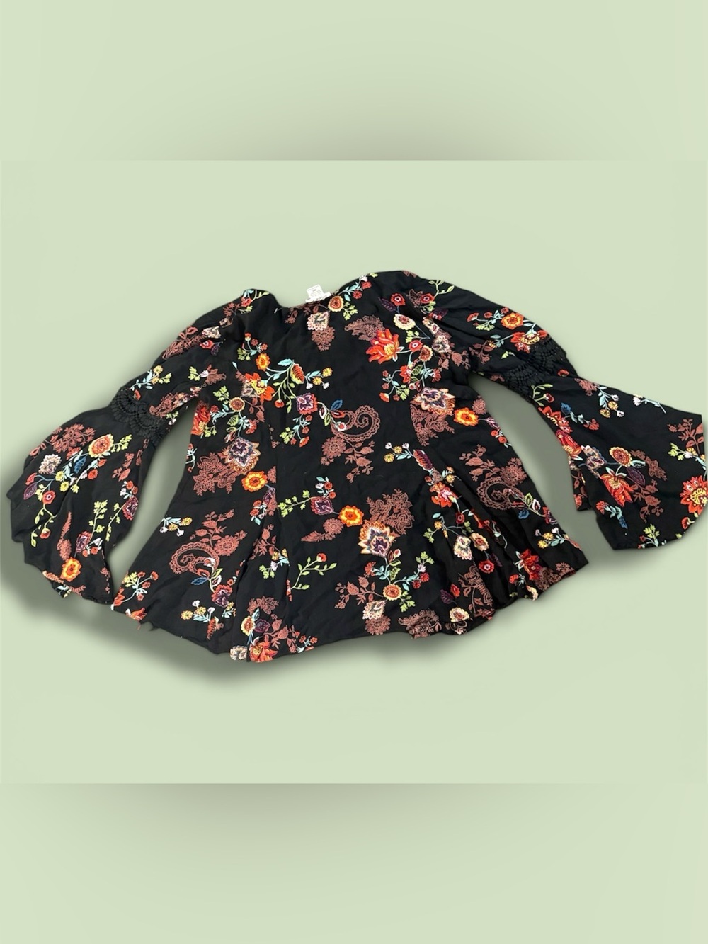 Lola P. Flare Sleeve Floral Top - Picture 3 of 4